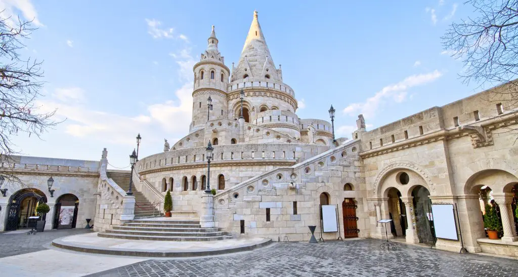 5 Things to do in Buda, Budapest. Image of inner courtyard area of Fisherman's Bastion