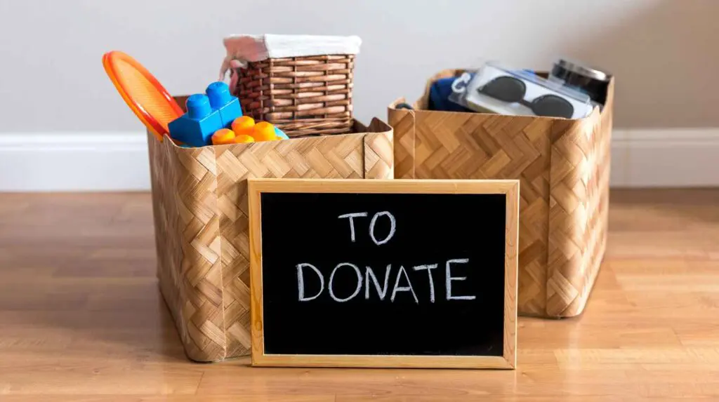 Using boxes to declutter and easily sort