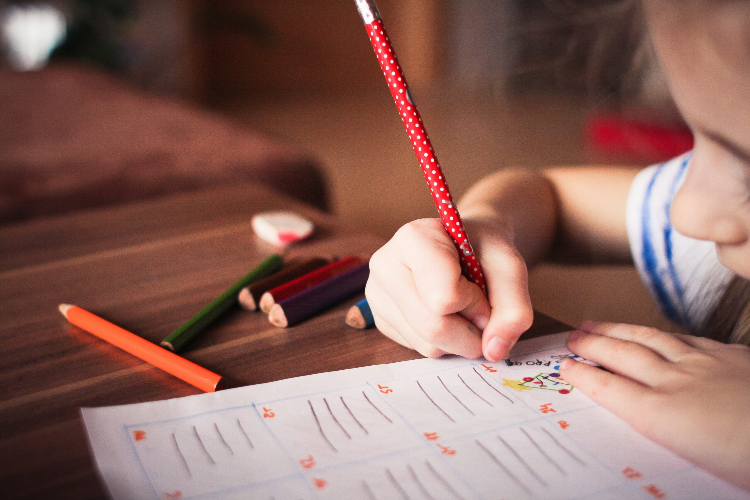 10 Free & easy activities to keep kids happy